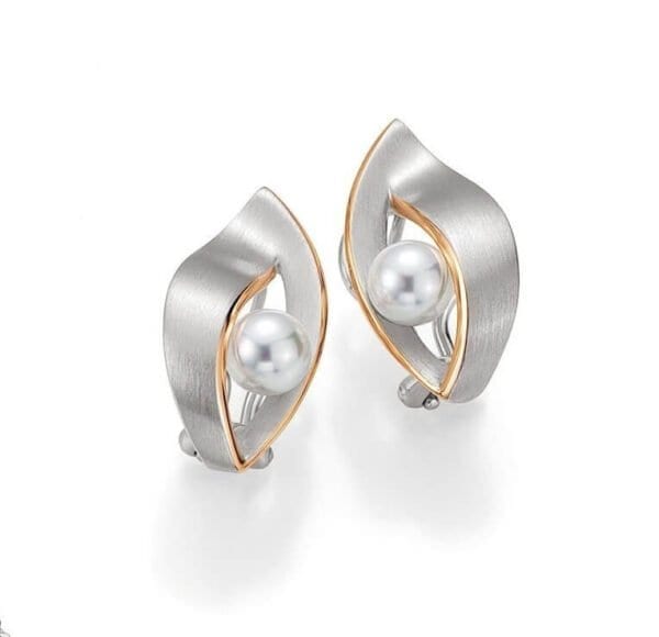 ear01542