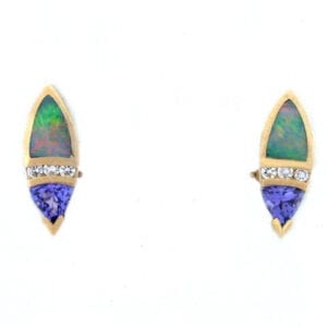 EAR01038